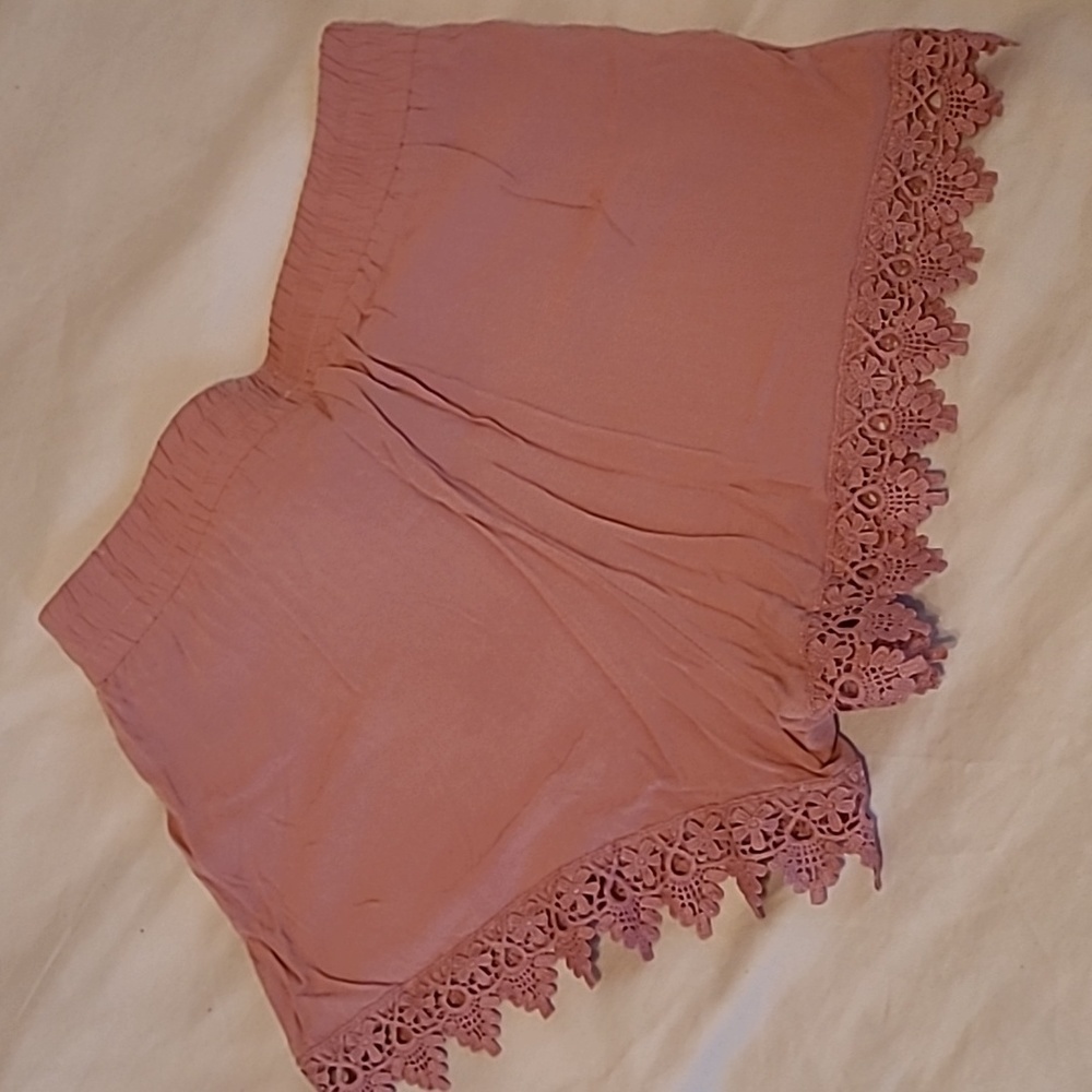🔶️5 for $30🔶️  Lace trim shorts - Picture 3 of 4